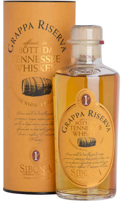 Grappa RISERVA „In Whiskyfässern gereift“ verpackt